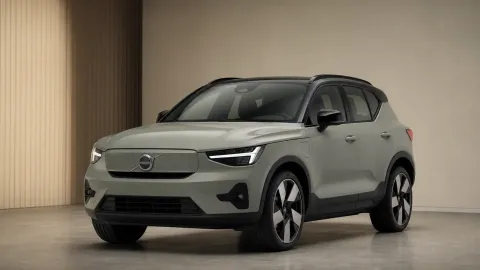 Volvo XC40 yenilendi: güvenlik ve ekran tarafında yeni adımlar haberi için görsel
